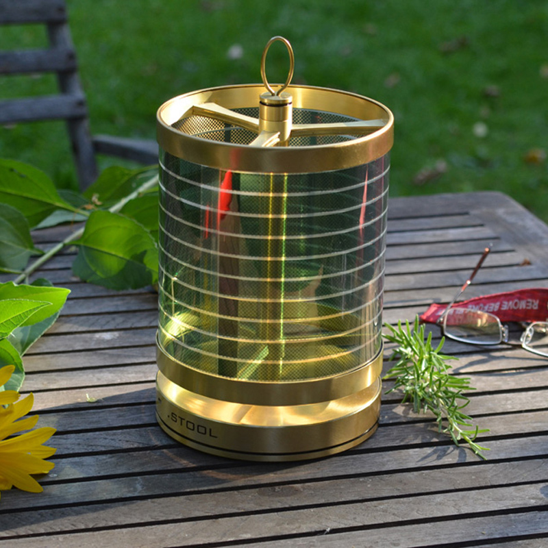 STOOL +SOL Tischleuchte kompakt Messing