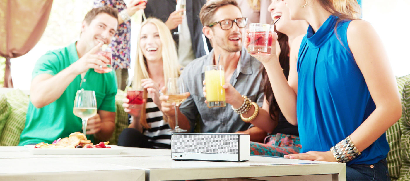 Sony SRS-X3 NFC und Bluetoothspeaker weiß