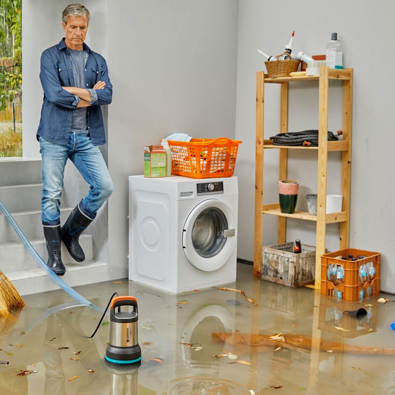 GARDENA 09049-20 Klar-/Schmutzwasser-Tauchpumpe 19000 aquasensor