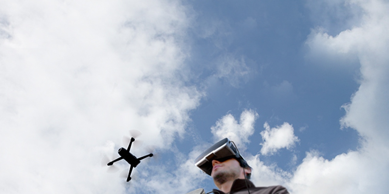 Parrot Bebop 2 FPV Drohne Adventurer-Pack