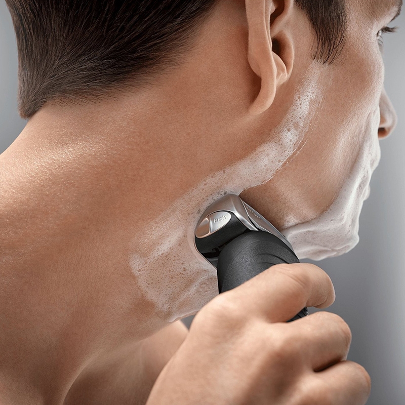 Braun Series 7 Elektrorasierer Herren 7865cc Premium Edition mit Reinigungs- und Ladestation