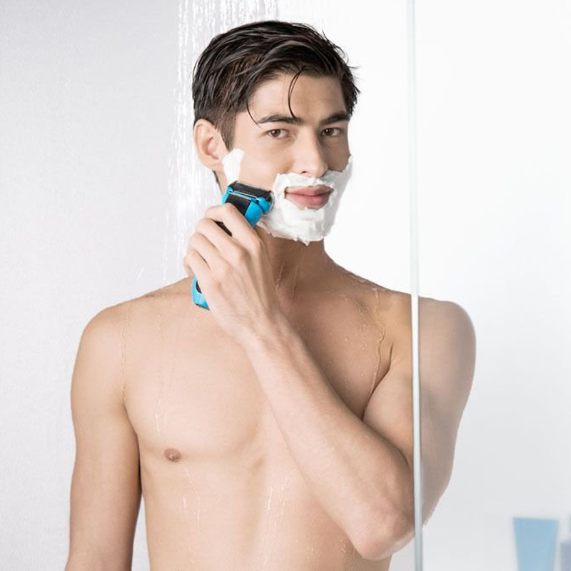 Braun WF2s Waterflex Wet & Dry Rasierer schwarz