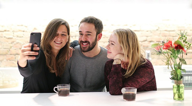 Happy Strappy Smartphone Fingerhalter schwarz