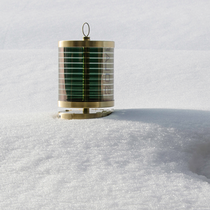 STOOL +SOL Tischleuchte kompakt, Messing