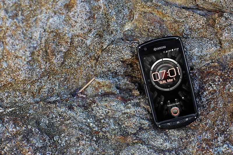 Kyocera Torque KC-S701 Handy black inkl. 24h Expresstausch und 36 Monate Garantie