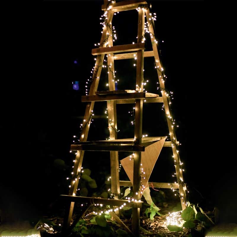 Hellum 384-tlg. LED-Clusterlichterkette warmweiß 8 Funktionen inkl. Außentrafo